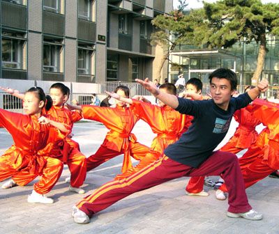 菏泽古称曹州,历史上为中原重镇,菏泽市人民历来崇文尚武,曹州武术源